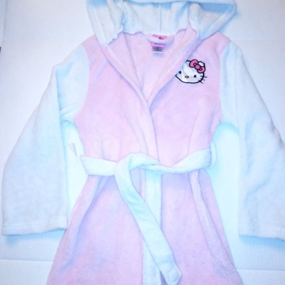 Hello Kitty Girls Robe - Picture 2 of 3